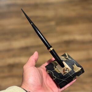 Sheaffers Desk Fountain Pen White Dot with Stand